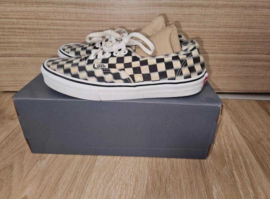 Teniși Vans Authentic negru, purtați