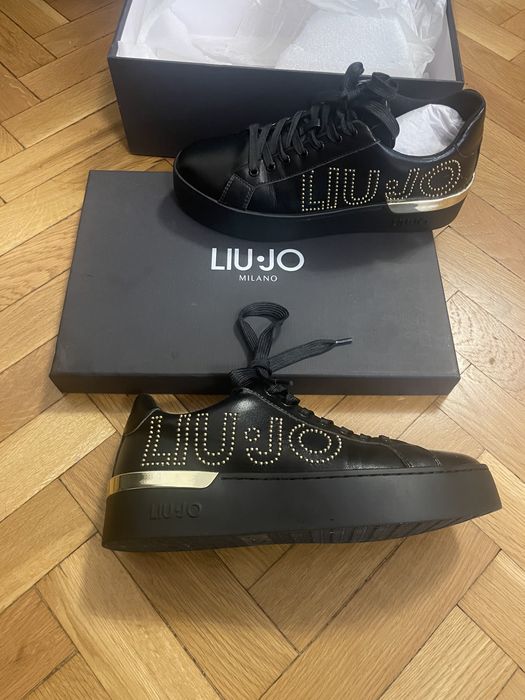 Продавам нови маратонки Liu Jo