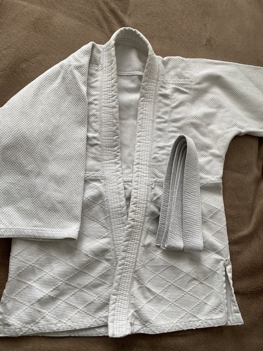 Продам кимоно детское