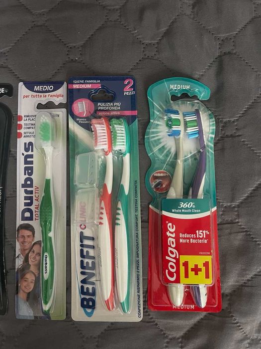Разнообразни четки за зъби