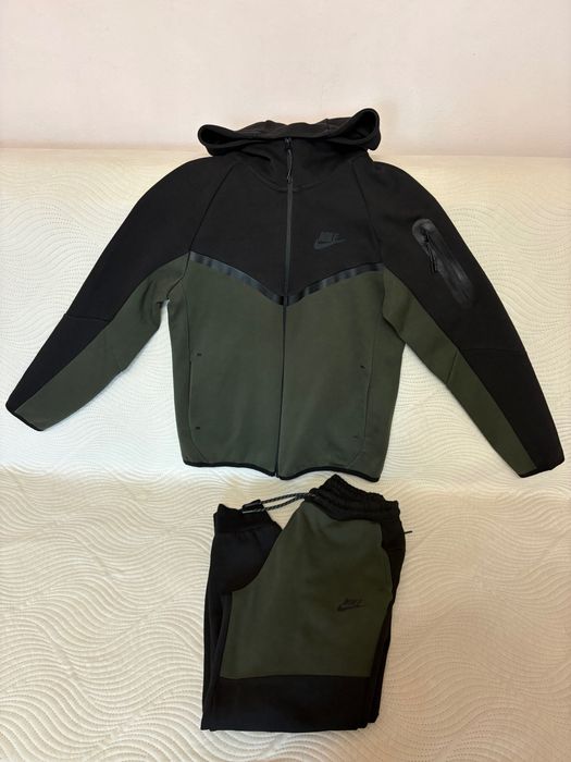 Екип Nike Tech 14-15 години