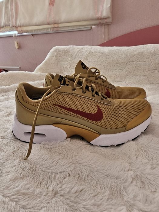 Дамски маратонки Nike