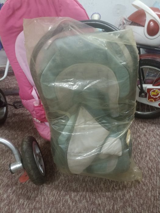 Продавам бебешко столче за кола