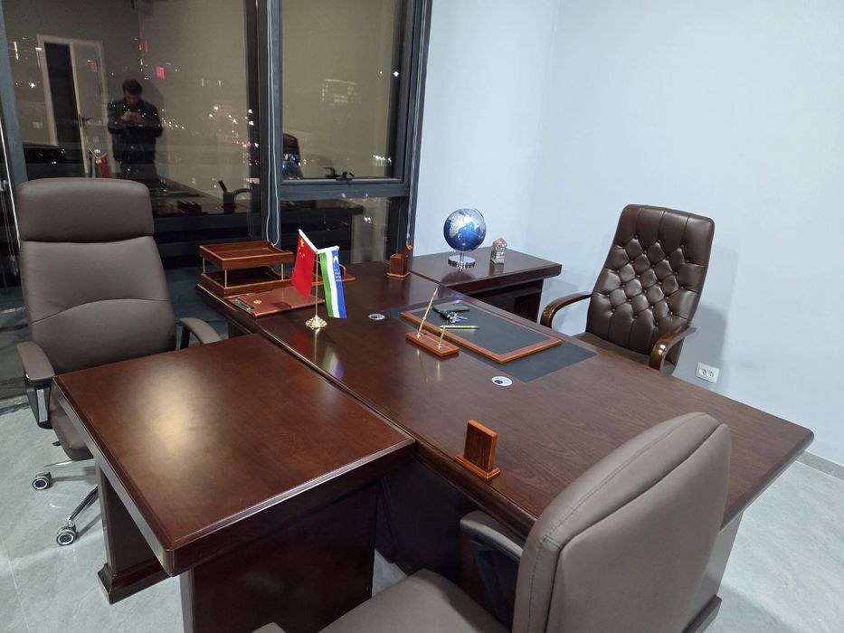 Офисные столы и стулья Ofis uchun stol stul