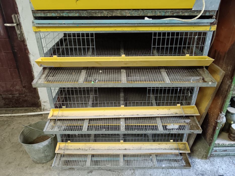 Продам клетки для курей заводские..