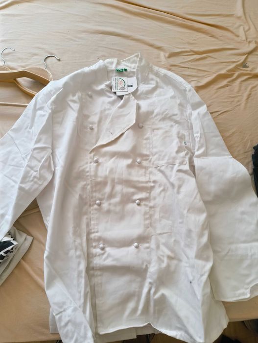 4 броя куртки за готвачи много запазени