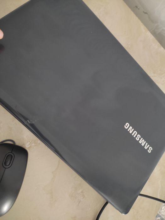 Ноутбук Samsung 2011