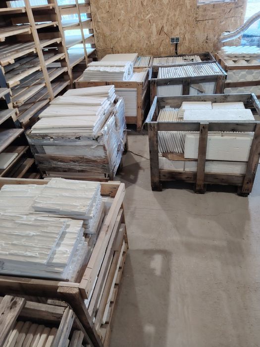 Plăci decorative din marmură concasata