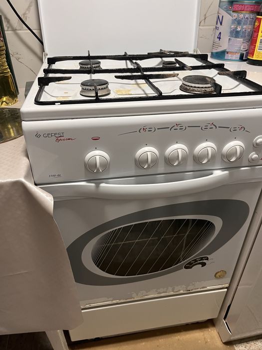 Продам газовую плиту