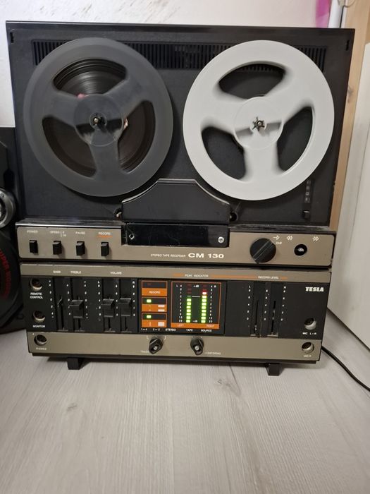 Magnetofon tesla cm 130