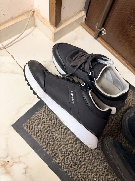 Adidasi pantofi originali mar. 43 Calvin klein si Karl Lagerfeld pret 500 amandoi