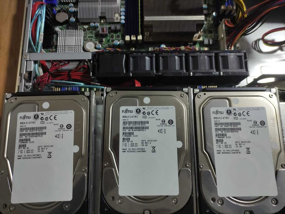 Рабочие 2 сервера 1U-форм-фактор, в отличном состоянии!