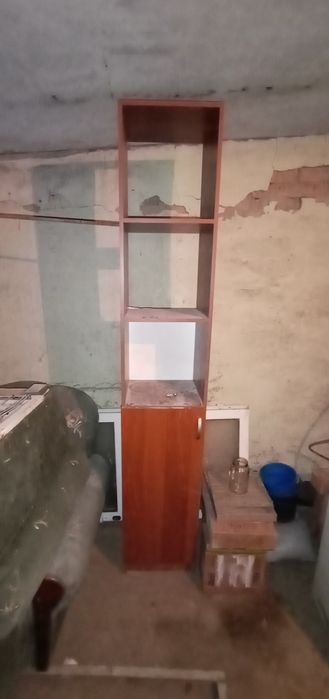 Продается шкаф пенал.