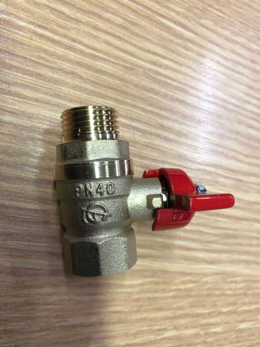 Кран , для холодной и горячей воды