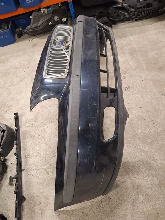Предна броня Volvo V70 / Волво В70 2000/07г