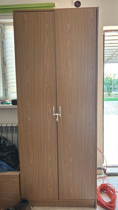 Продается 2х дверный шкаф