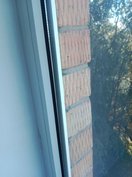 Продам два  пластиковых окна