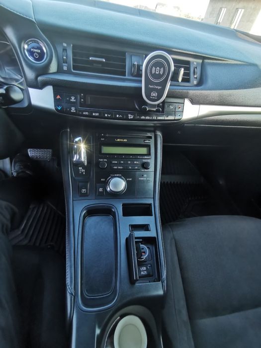 Lexus CT200h hybrid