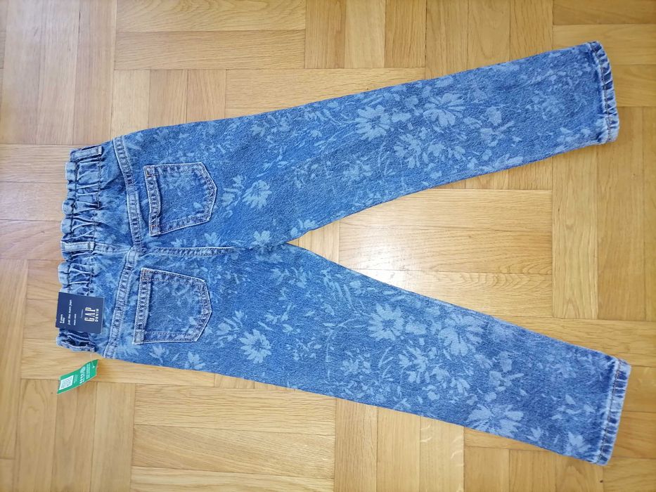 Детски дънки Gap нови с етикет 5г.