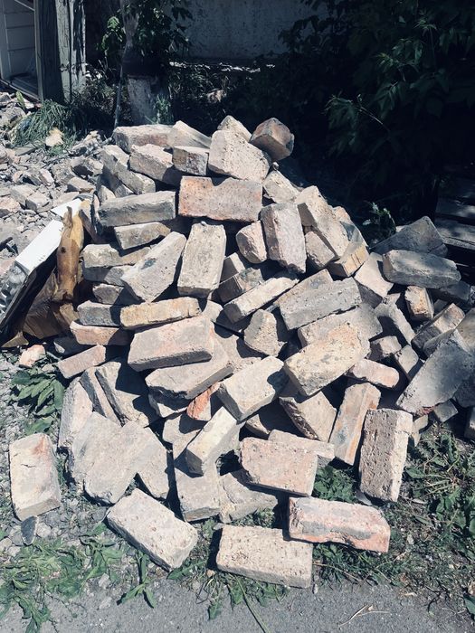 продам кирпич с хорошом состаяние