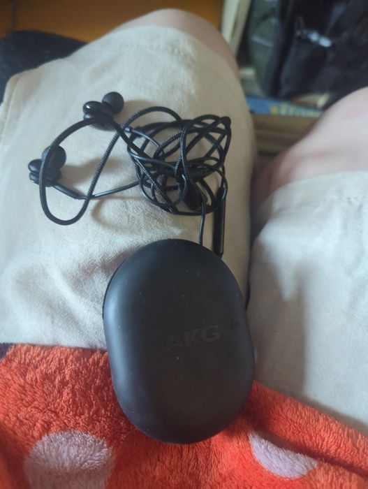 Наушники AKG новые