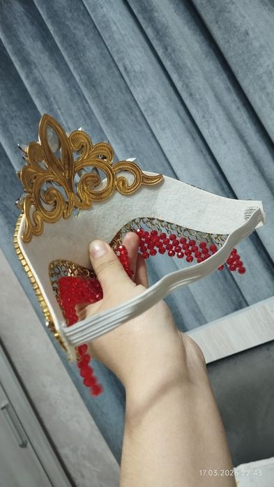 Diadema yengi toshlari yaraqlab turadi