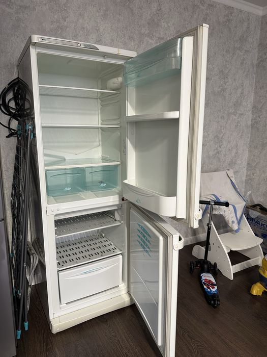 Продам Холодильник б/у. 15.000тг