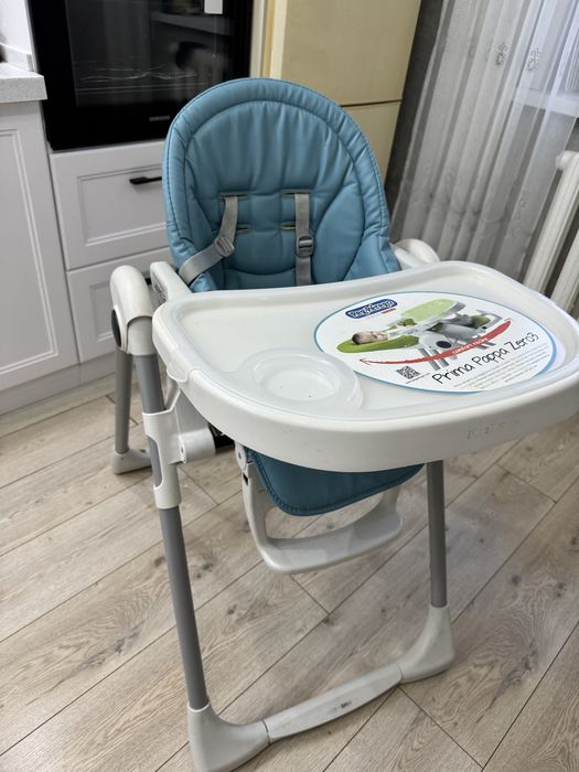 Продам детский столик обеденный