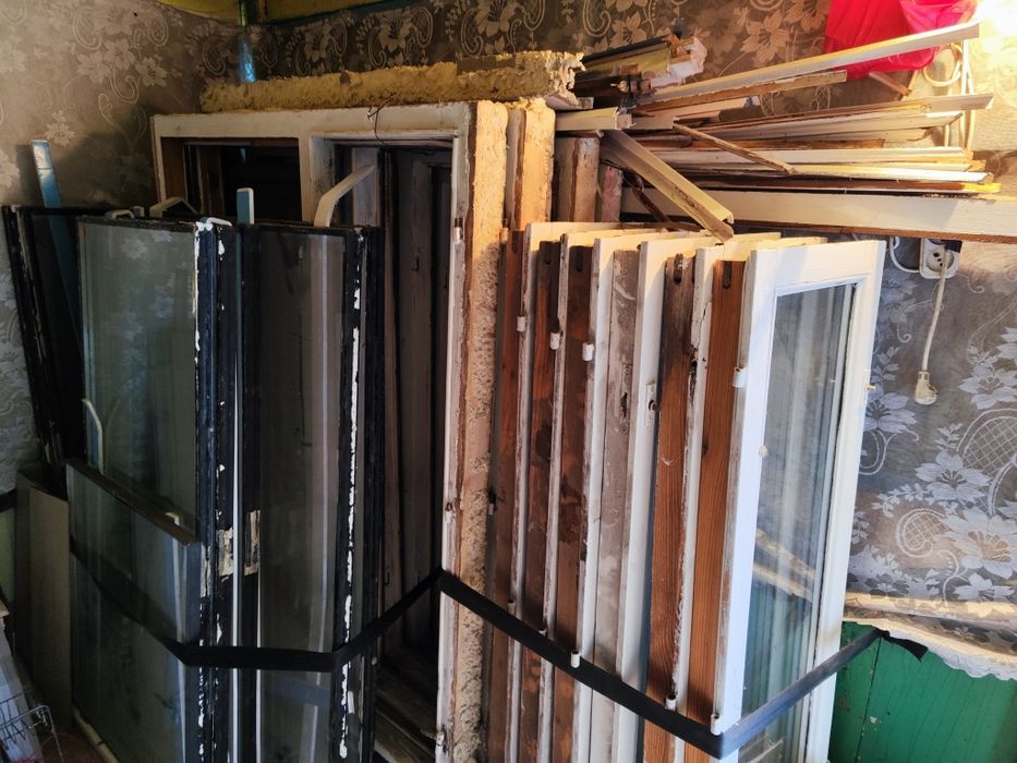 Продам оконные  рамы со стеклопакетом