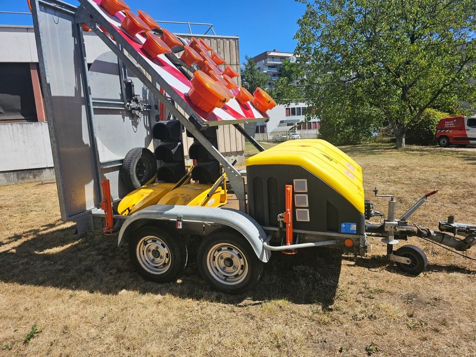 Remorca semnalizare santier