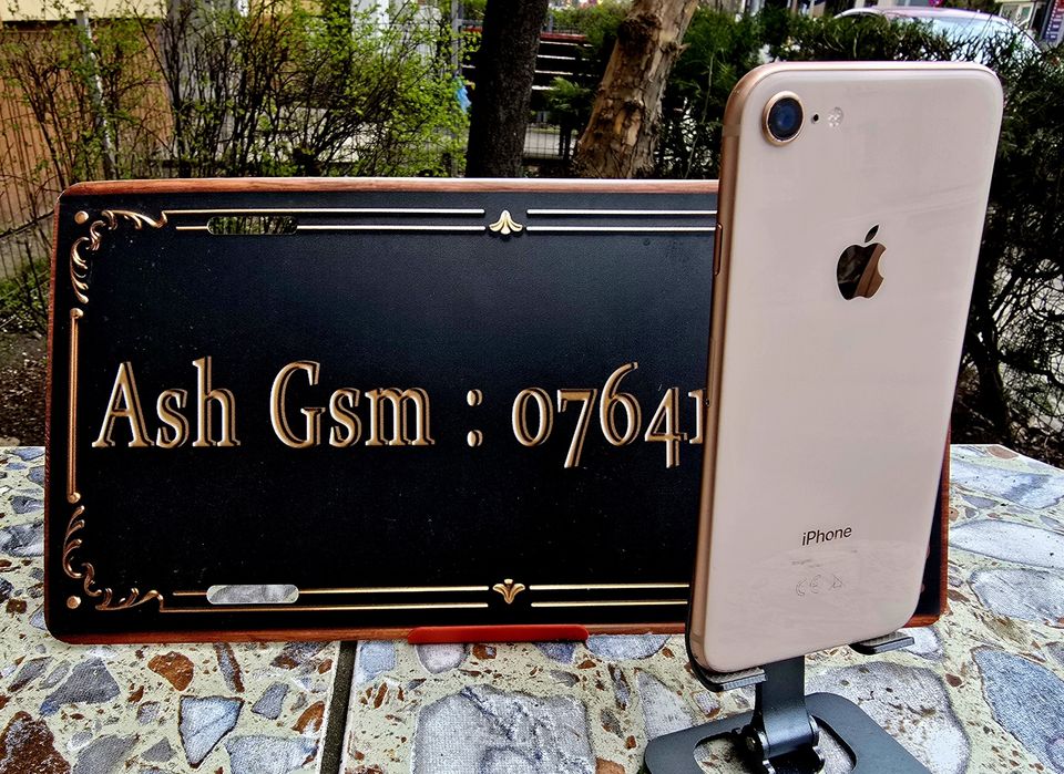 Iphone 8 Gold, baterie 100% , pret fix !