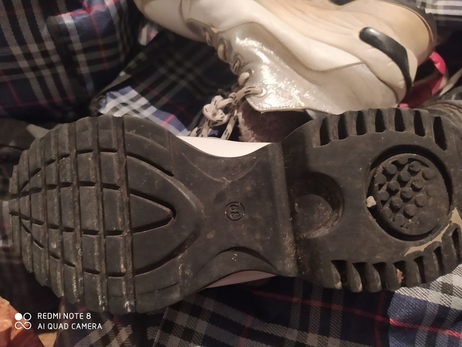 Кроссовки утеплённые