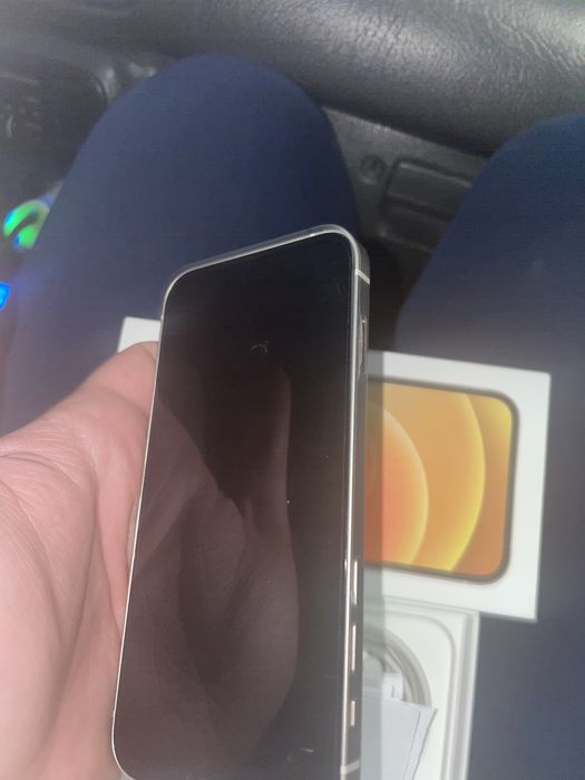 iPhone 12 с гарантией