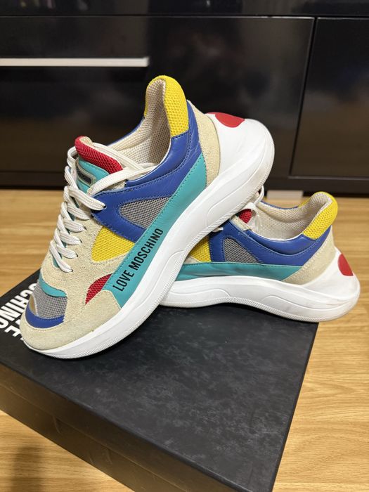 Sneakers Love Moschino