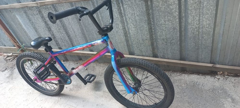 Продам срочно трюковый велосипед