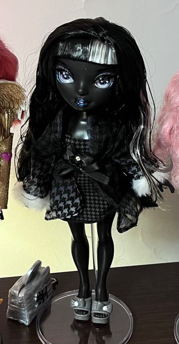 Rainbow high Shadow high  кукла Шанель Оникс