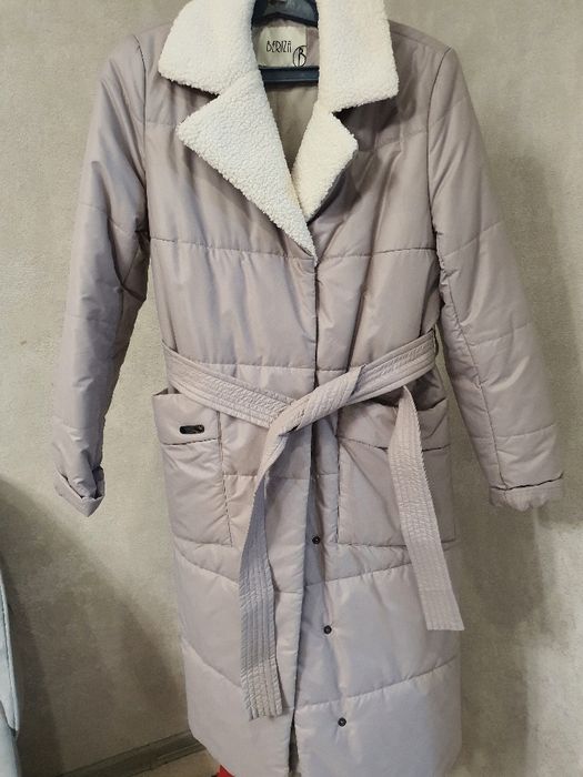 Продам пальто плащевка.