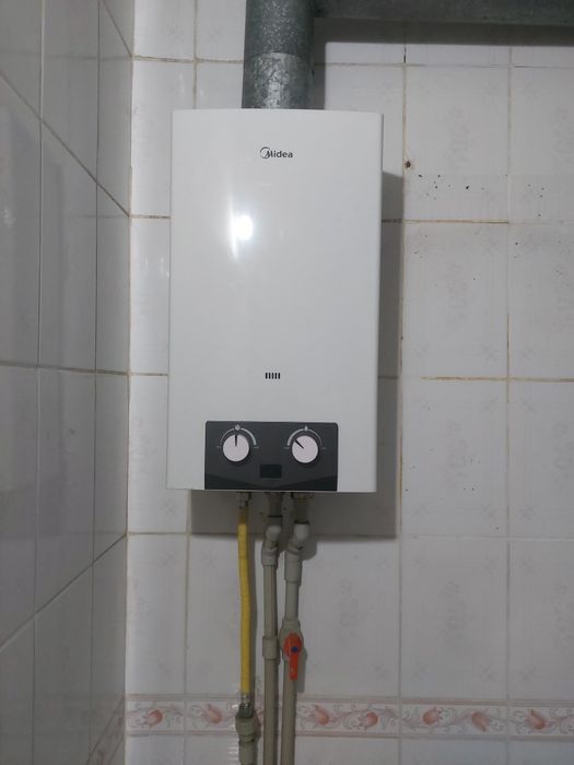 Продаётся газовая колонка Midea!