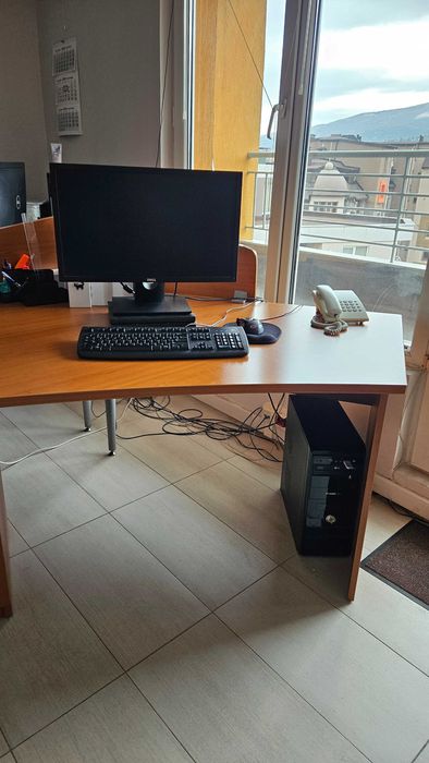 Офис шкаф с врати кафяв, кафяво ъглово бюро, малко бюро, секция