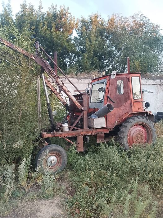 Продам трактор Т16