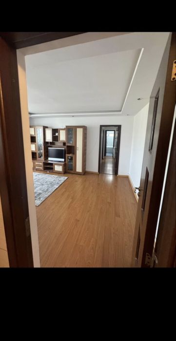 Inchiriez apartament 3 camere