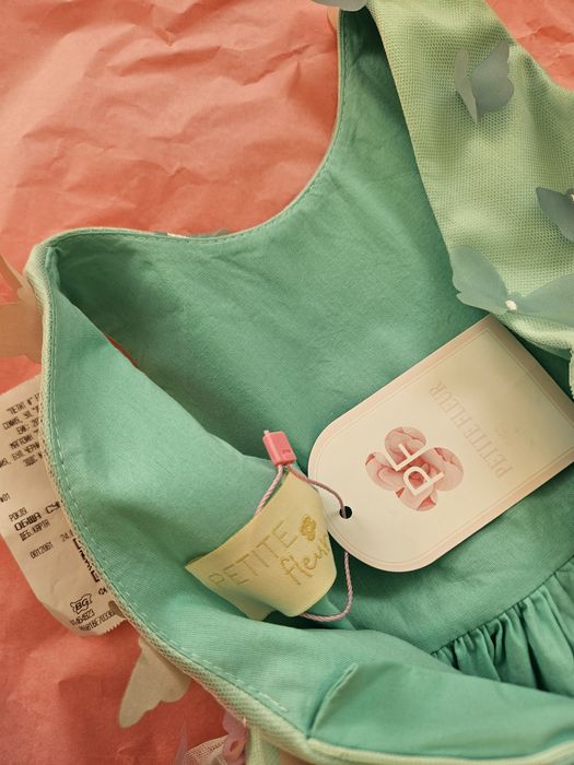 Рокля за момиче с пеперуди в ментов цвят Petite Fleur