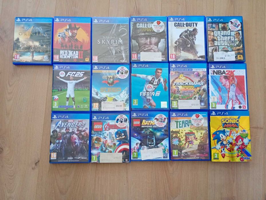 Play Station 4 Batman Edition 2 джойстика и игри