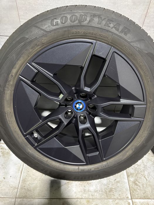Jante BMW IX I20 AeroDynamic In Frozen Midnight Grey Style 1002 M echipare de iarna R20