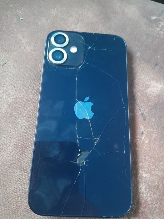 iPhone 12 mini | Срочно | Под ремонт

Продам Apple iPhone 12 mini.