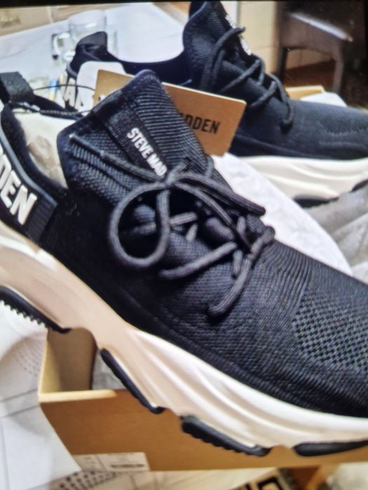 Adidadi dama Stan Smith si Steve Maden