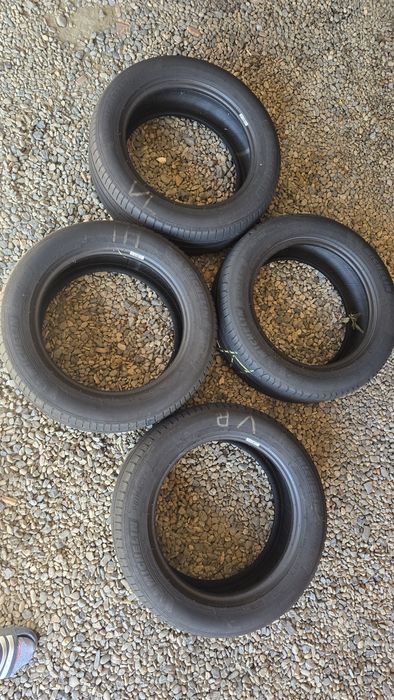 Anvelope MICHELIN R16