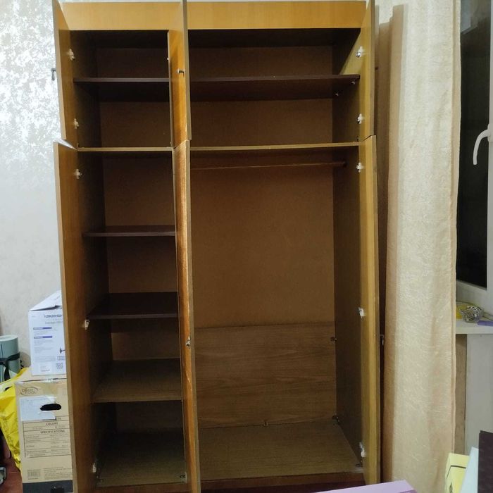 Шифоньер продам не большой