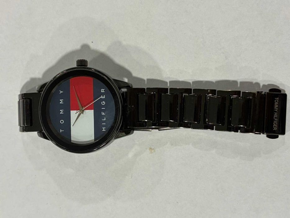 Часовник Tomy Hilfiger