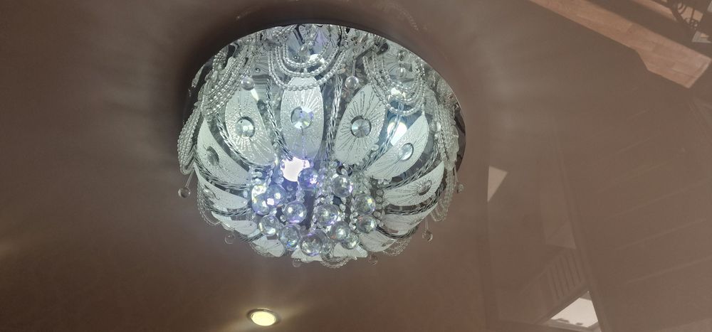 Продам люстру, срочно. Торг